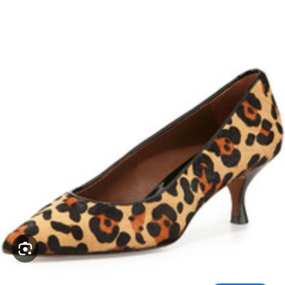 Donald J Pliner Womens ROME Pointed Kitten Heel Shoes Size 9.5 Lepoard Print